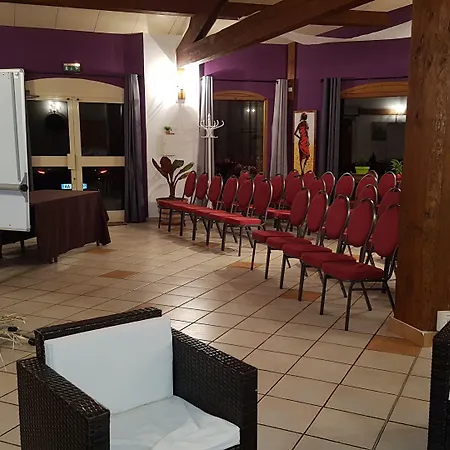 Et Restaurant Logis De Mon Pere Saint-Jean-le-Centenier