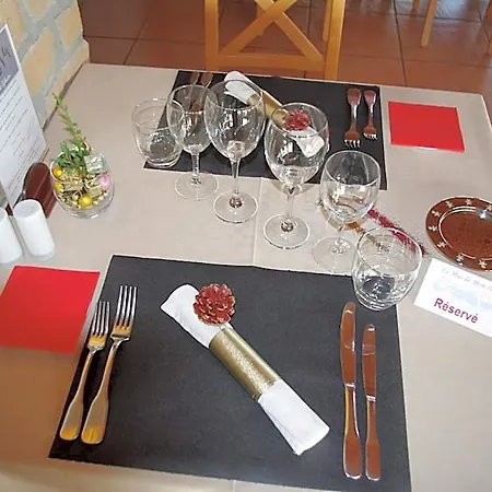 Et Restaurant Logis De Mon Pere Отель