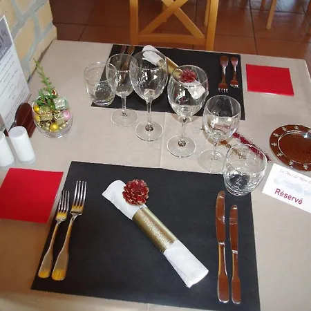 Et Restaurant Logis De Mon Pere Hotel 3*